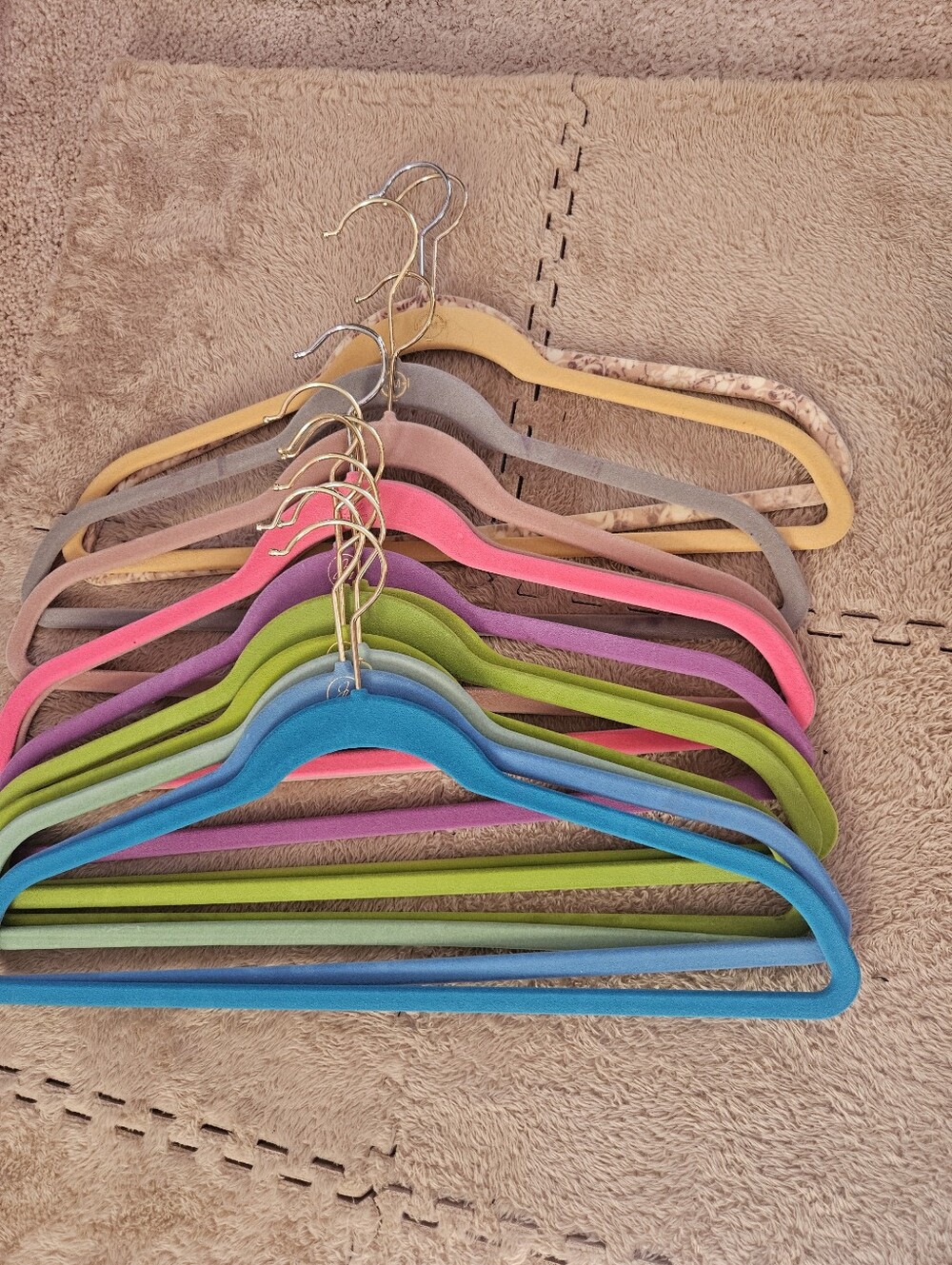 Non-Branded Multicolor Velvet Slim Clothes Hangers - 13 Pack